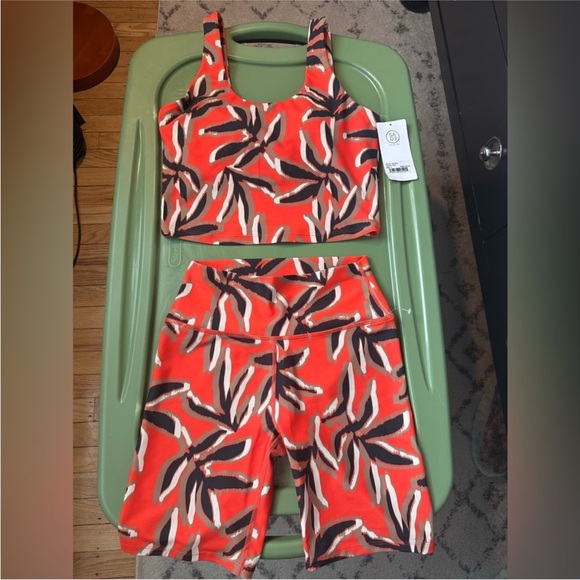 NWT Sage Collective 2 piece biker short set, Size small - Picture 3 of 10